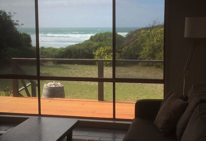 Отель Sandpiper Ocean Cottages