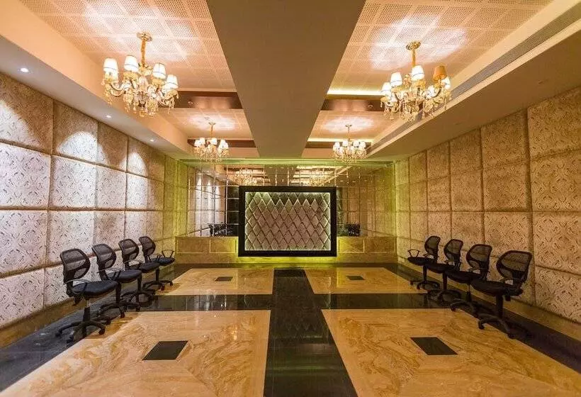 Отель Satkar Grande