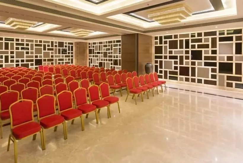 Отель Satkar Grande