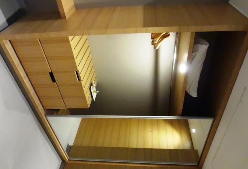 ホテル Satkar Grande