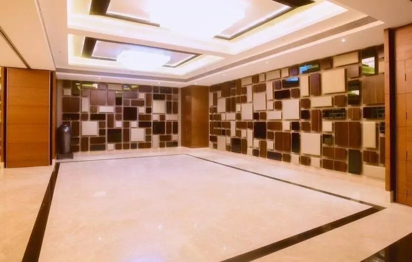 Отель Satkar Grande