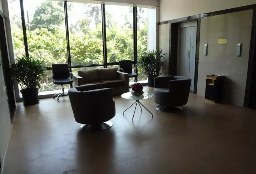 Отель Satkar Grande