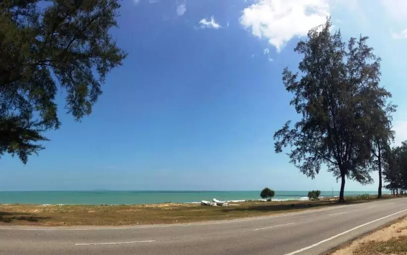 Hotelli Semarak Beach Inn