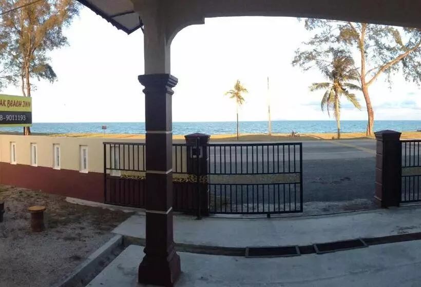 Hotelli Semarak Beach Inn