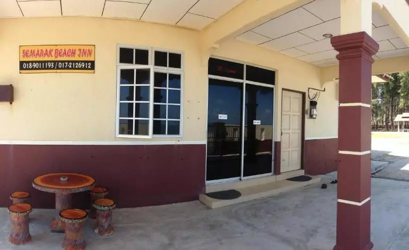 Hotelli Semarak Beach Inn