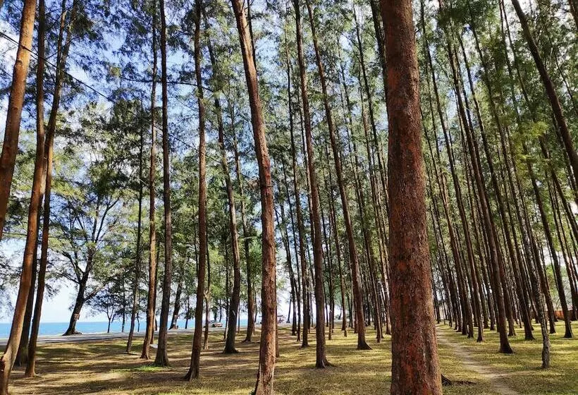 Hotelli Semarak Beach Inn