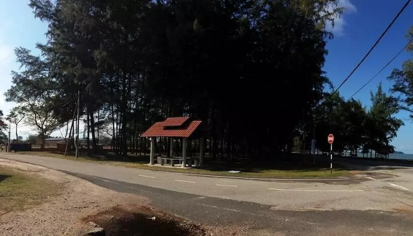 Hotelli Semarak Beach Inn