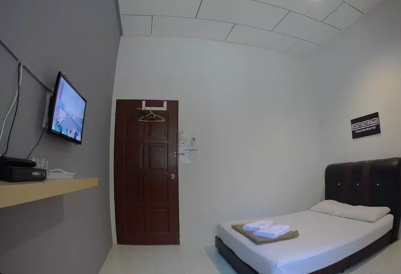 Hotelli Semarak Beach Inn