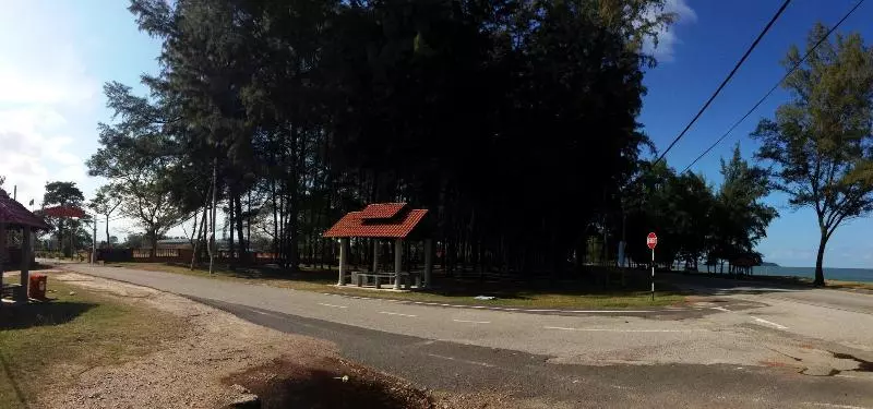 Hotelli Semarak Beach Inn