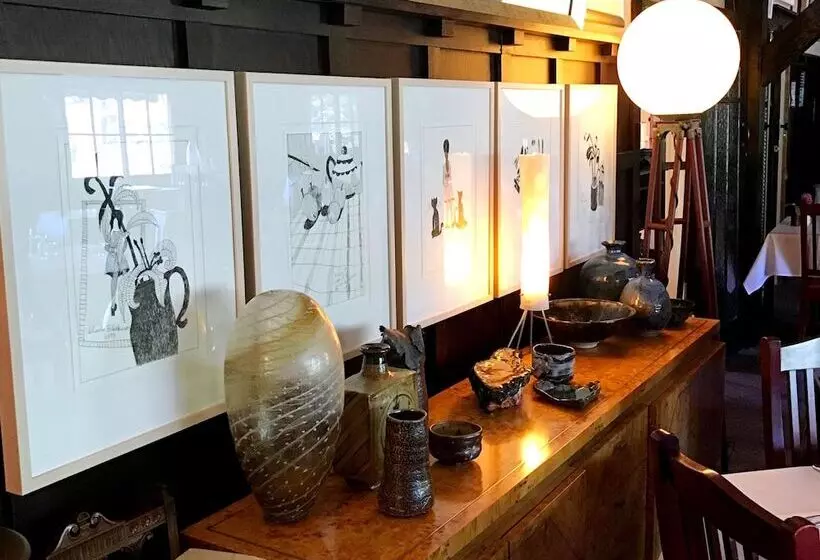 Hotel The Chalet Guesthouse And Studio