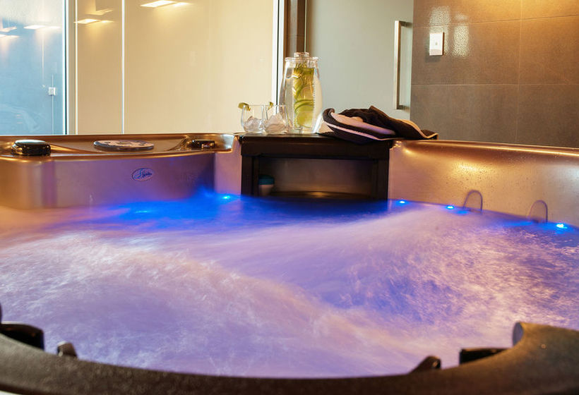 ホテル The Frames