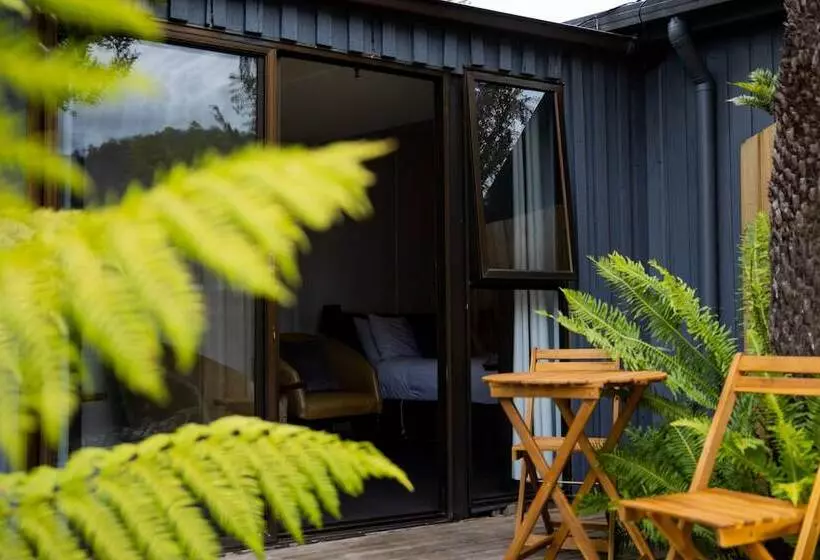 Отель Tullah Lakeside Lodge