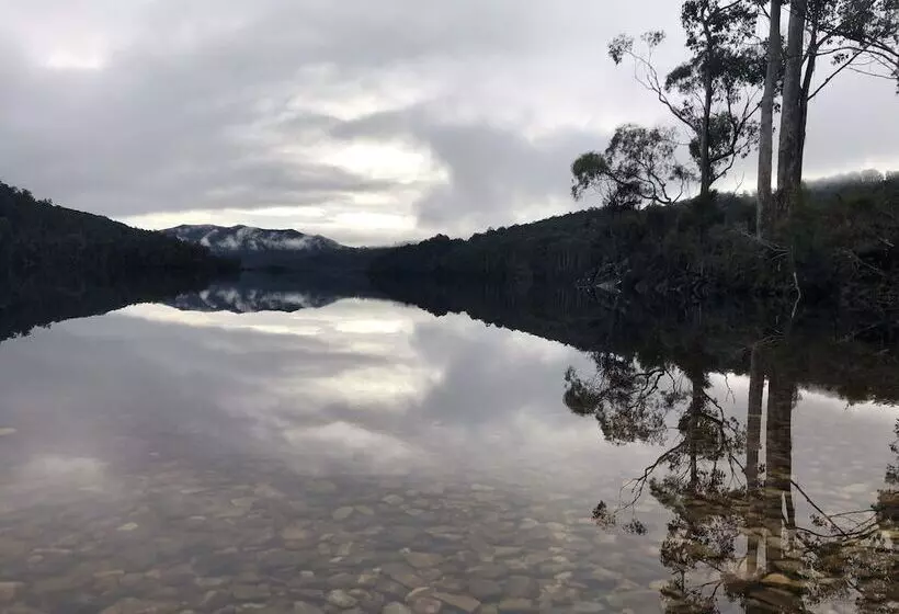 Отель Tullah Lakeside Lodge