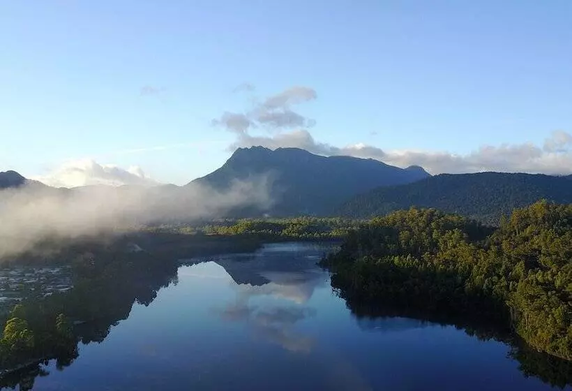 Отель Tullah Lakeside Lodge