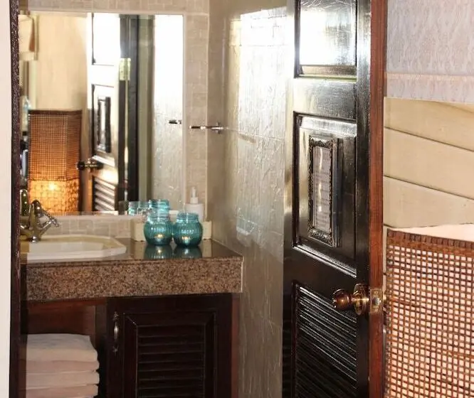 Sibaja Palms Sunset Beach Apartment