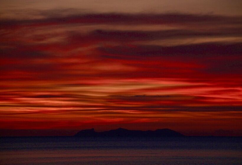 Sibaja Palms Sunset Beach Apartment