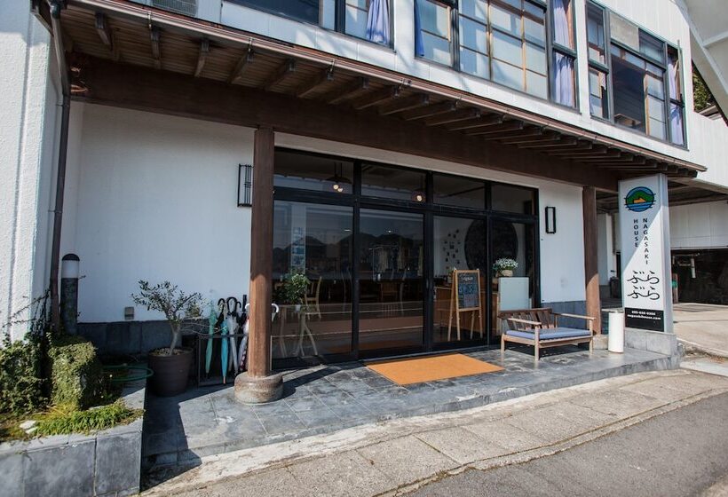 هاستل Nagasaki House Burabura