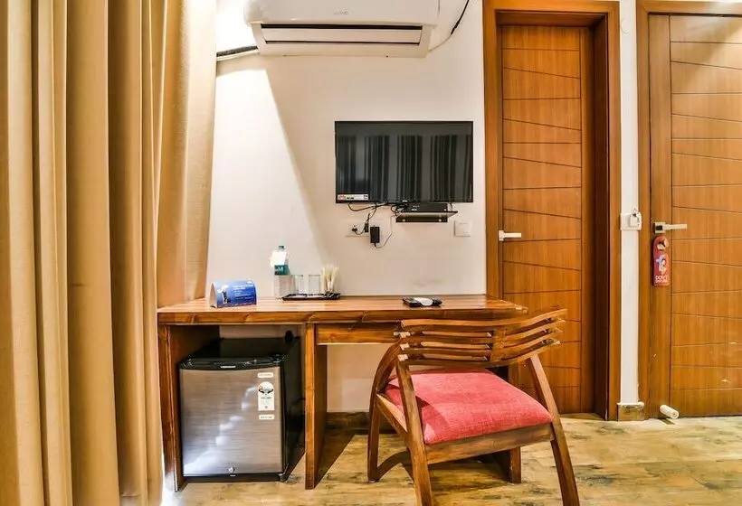 Fabhotel Comfort Dome Sector 45