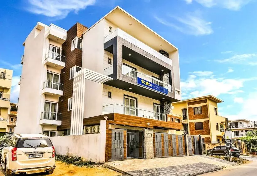 Fabhotel Comfort Dome Sector 45