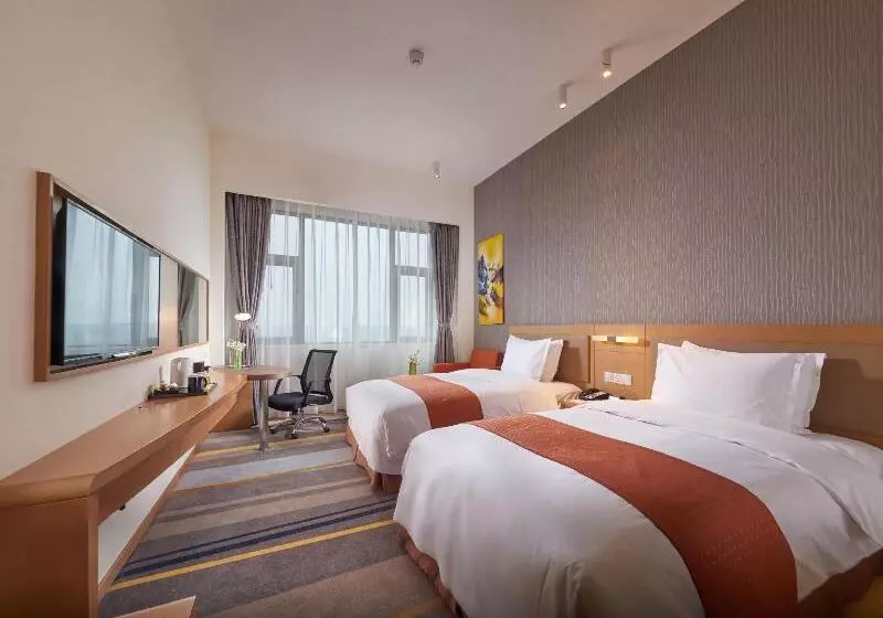 Отель Holiday Inn Express Chengdu Huanhuaxi, An Ihg