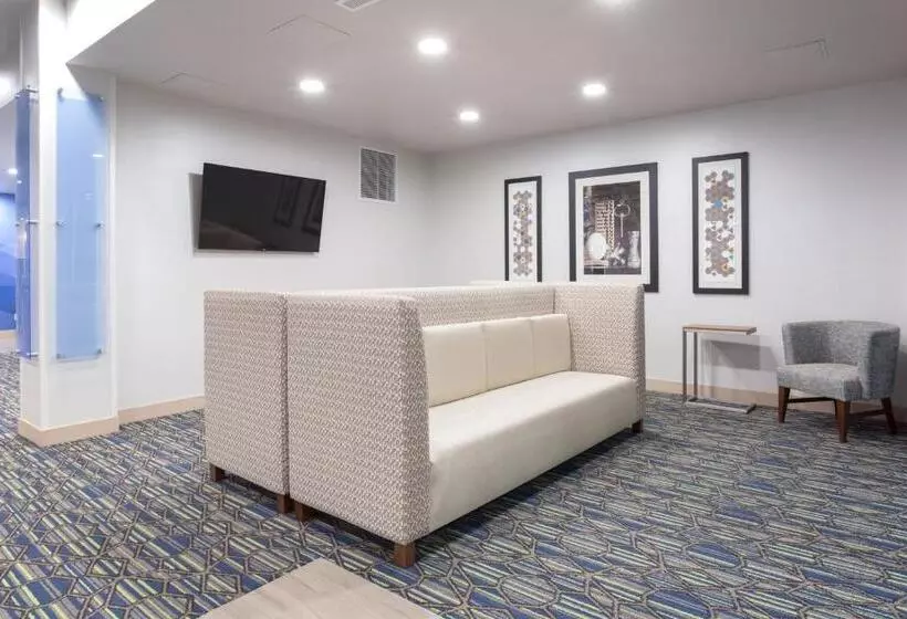 ホテル Holiday Inn Express & Suites Lincoln I   80, An Ihg