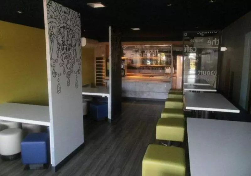 Hotel Ibis Budget Tarbes