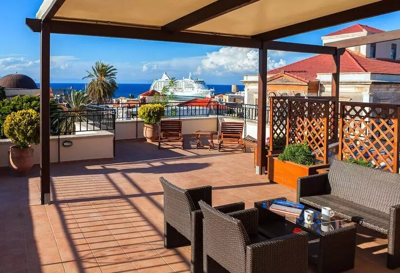 ホテル In Camera Art Boutique