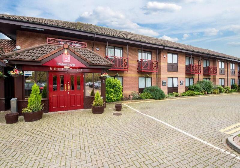 Отель Peartree Lodge Waterside