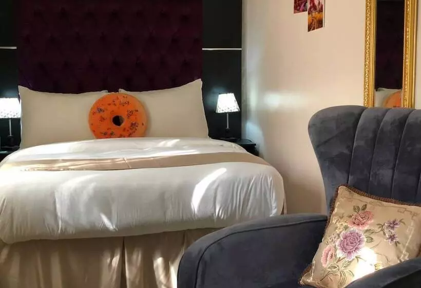 Sparklyn Hotels & Suites