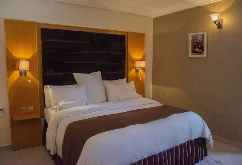 Sparklyn Hotels & Suites