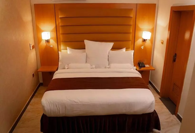 Sparklyn Hotels & Suites