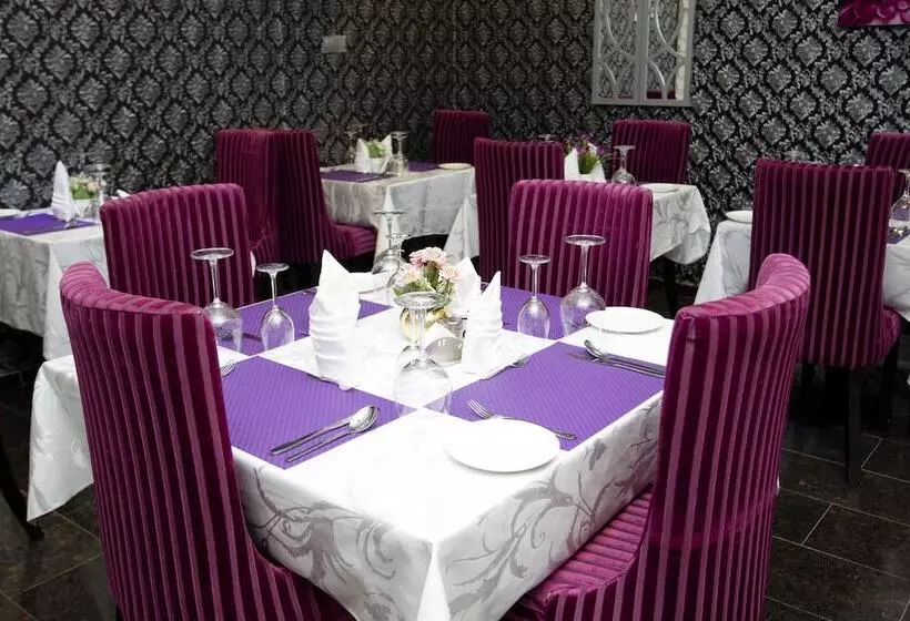 Sparklyn Hotels & Suites