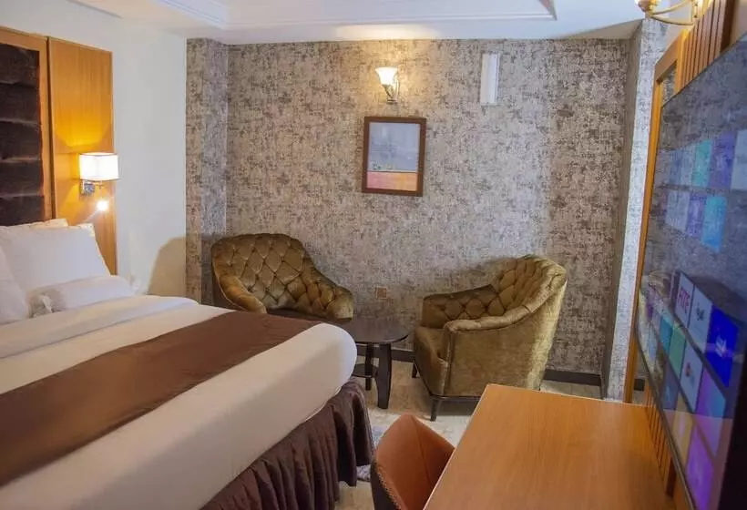 Sparklyn Hotels & Suites