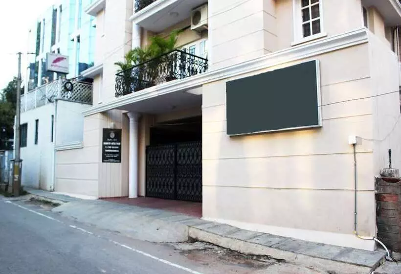 Oyo Apartments Mg Road Manipal Center