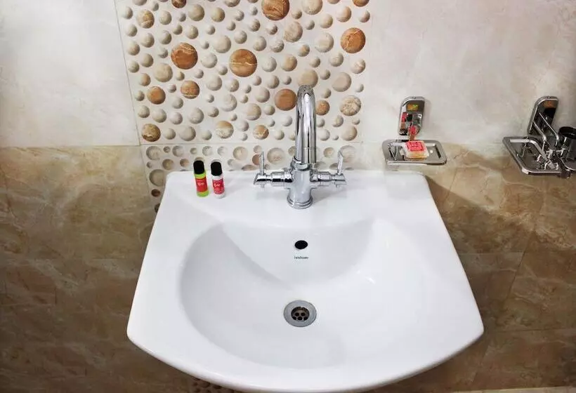 Oyo Apartments Mg Road Manipal Center