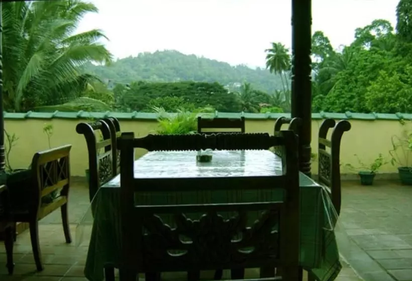 Pensió Palm Garden S