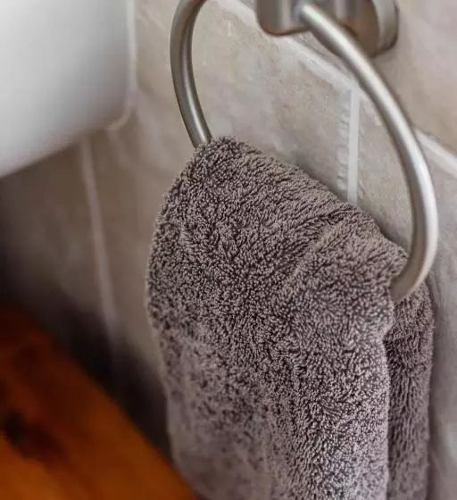 פנסיון Whispering Oaks Guest House