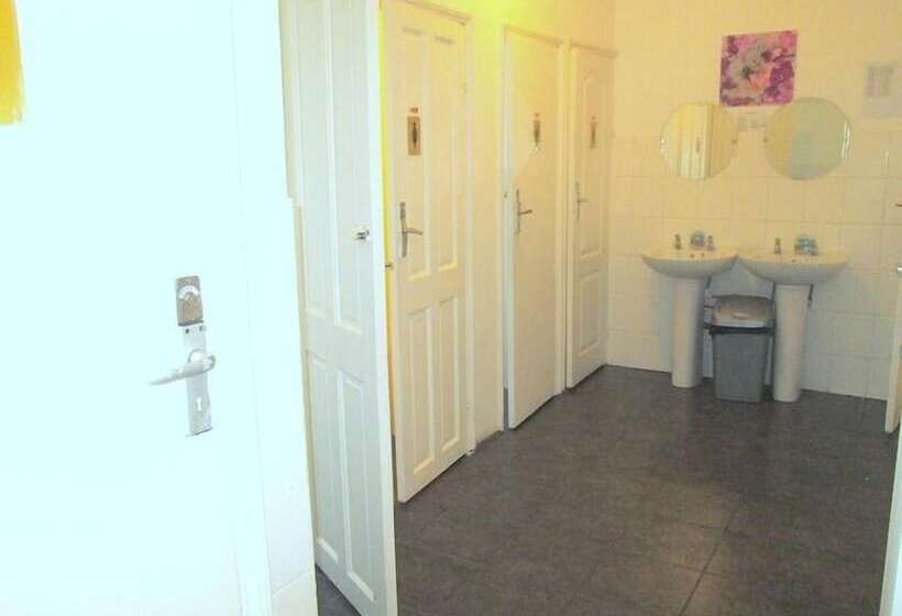 Rma Accommodation Hostel