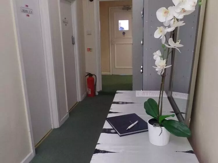 Rma Accommodation   Hostel