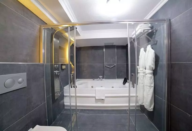 ホテル Days Inn By Wyndham Istanbul Arnavutkoy
