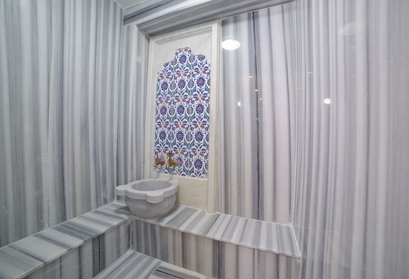 هتل Days Inn By Wyndham Istanbul Arnavutkoy