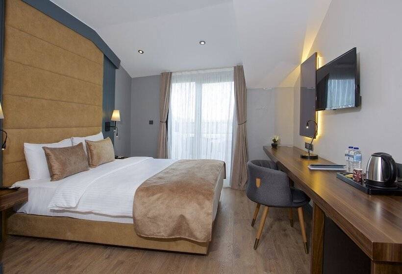 هتل Days Inn By Wyndham Istanbul Arnavutkoy