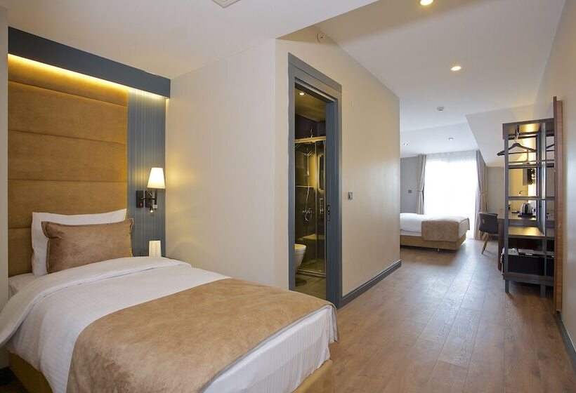 هتل Days Inn By Wyndham Istanbul Arnavutkoy