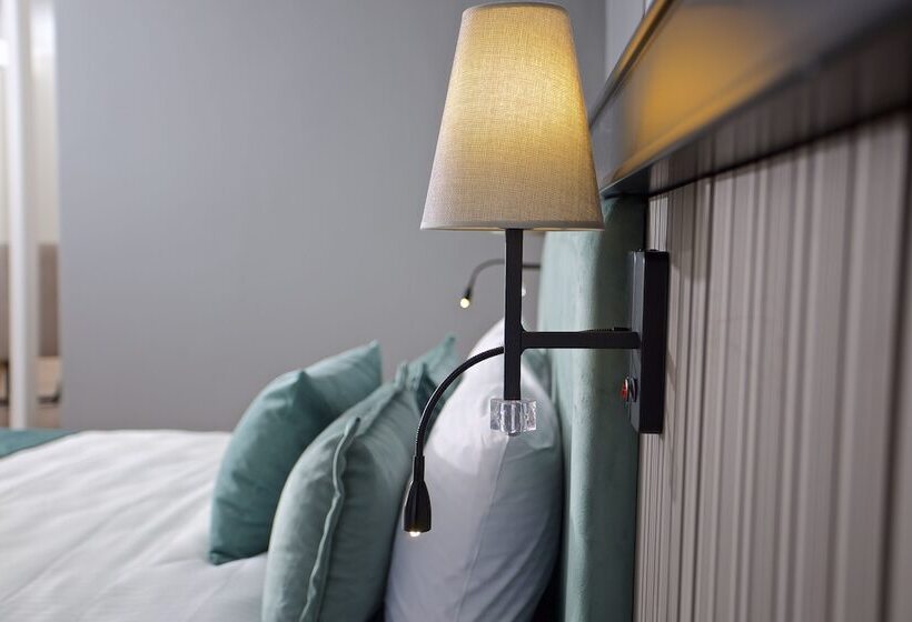 هتل Days Inn By Wyndham Istanbul Arnavutkoy