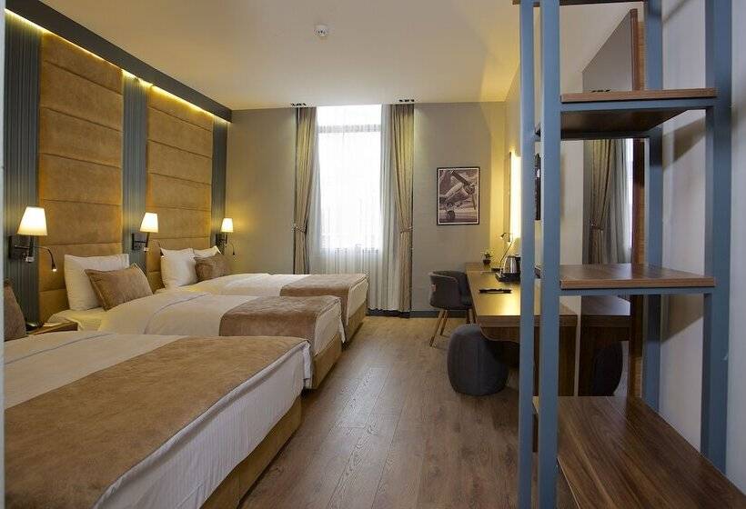 هتل Days Inn By Wyndham Istanbul Arnavutkoy