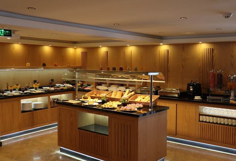 هتل Days Inn By Wyndham Istanbul Arnavutkoy