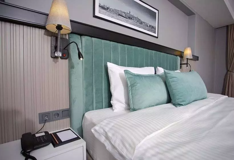ホテル Days Inn By Wyndham Istanbul Arnavutkoy