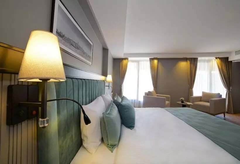 ホテル Days Inn By Wyndham Istanbul Arnavutkoy