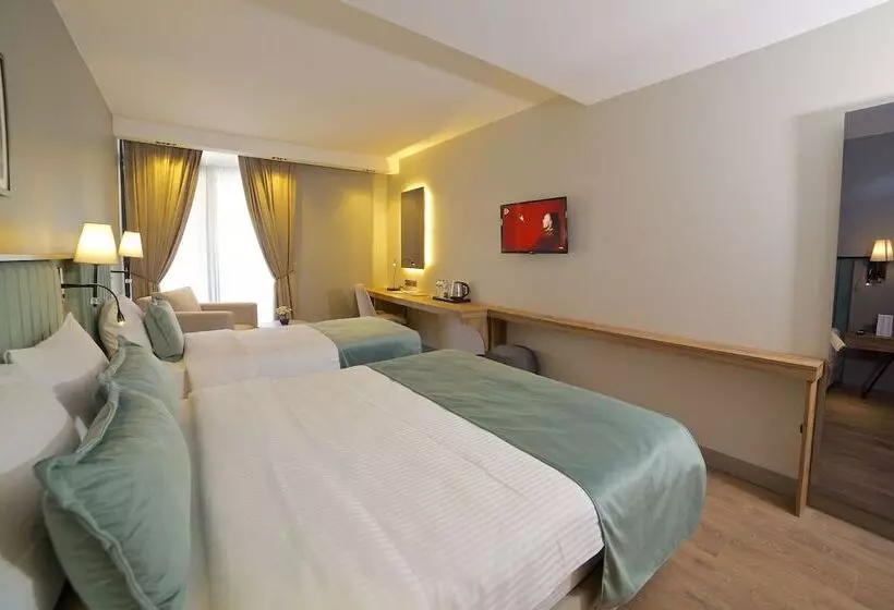 ホテル Days Inn By Wyndham Istanbul Arnavutkoy