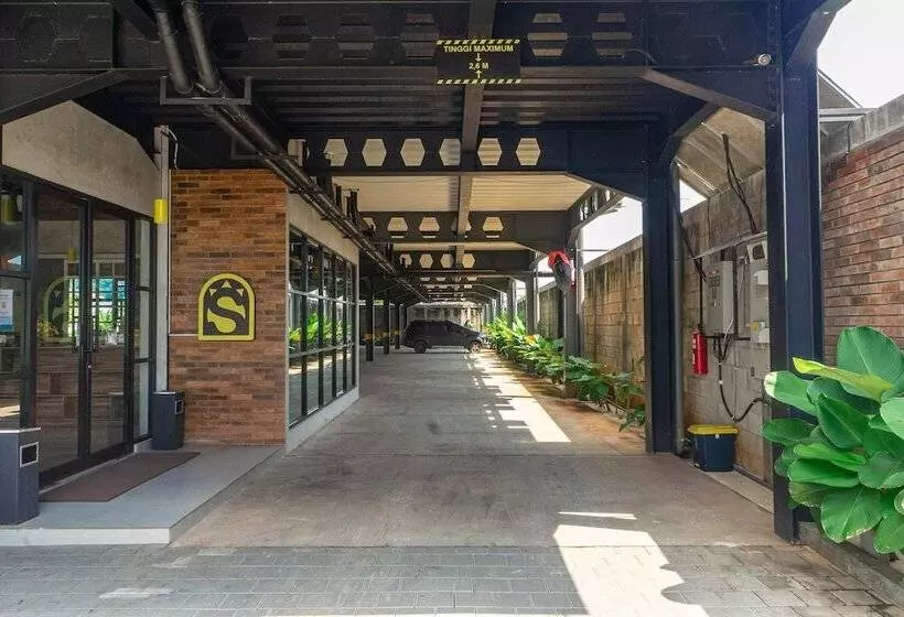 Summerville Hotel & Coffee Shop